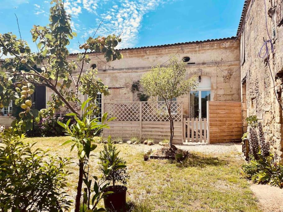 Beau Gite Dans Domaine Viticole & Arboricole Cursan Dış mekan fotoğraf